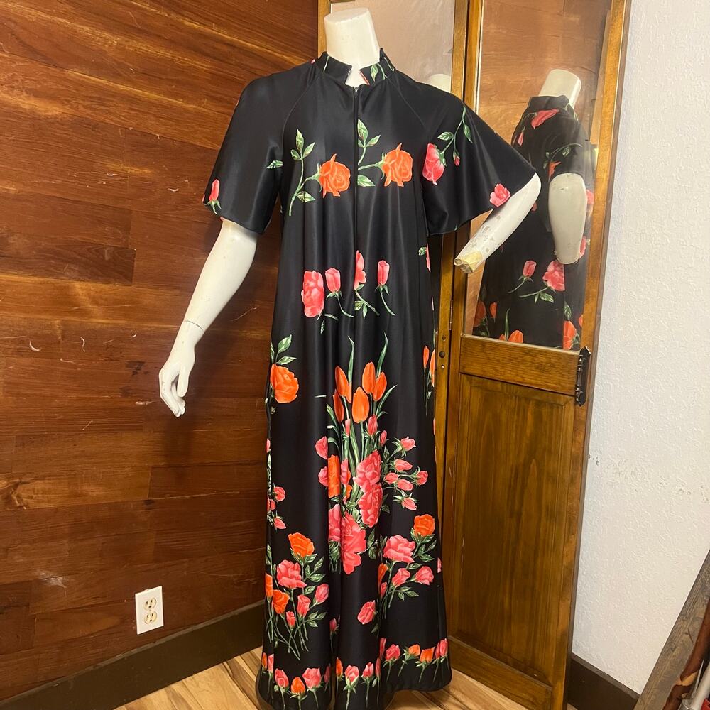 VINTAGE 70s Floral Maxi House Dress Size S Montgomery Ward Eastern Style